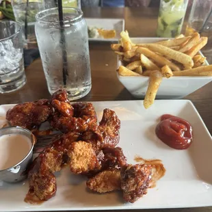 Boneless bbq chicken with fries