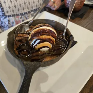Baked Caramel Cookie Skillet