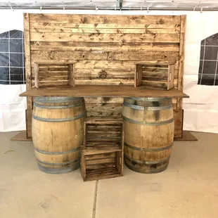 Wood setup includes  Wood wall  Wood barrels table  4 wood crates