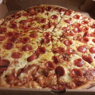 Large pepperoni pizza!