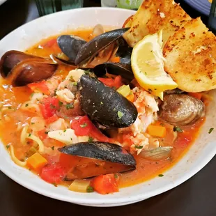 Max Gill and Grill&apos;s amazing cioppino.