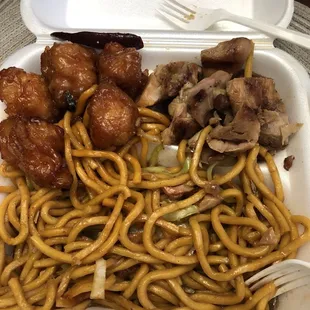 Jalapeño chicken &amp; bourbon chicken with lo mein
