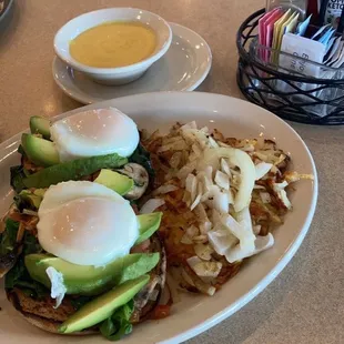 Eggs Benedict Florentine with Avocado