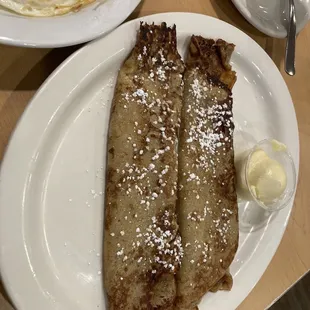 Crêpes in the number three order.