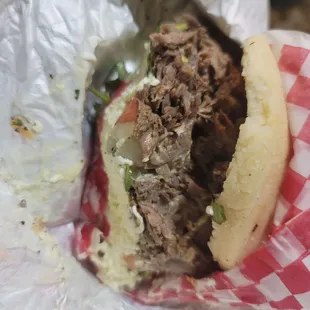 Arepa de pernil y carne