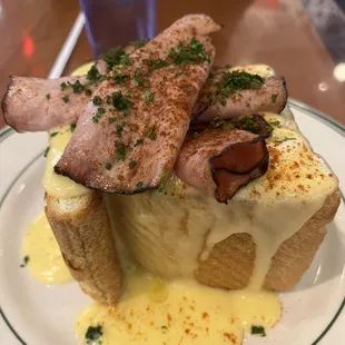 Denver Eggs Benedict*