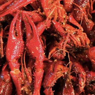 a pile of cooked crawfish