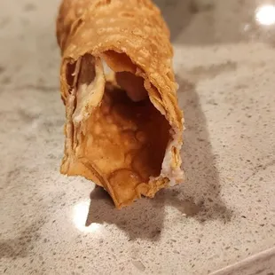 Holyer Cannoli