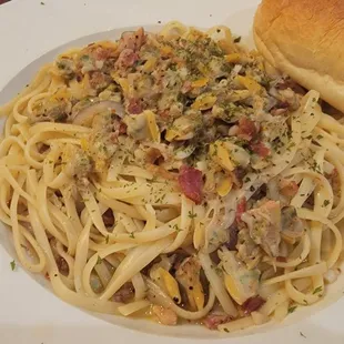 Linguine with White Clam Sauce