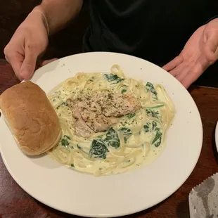 Alfredo with chicken and spinach