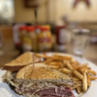 Reuben & Pastrami combo w fries