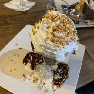 Classic Hot Fudge Sundae