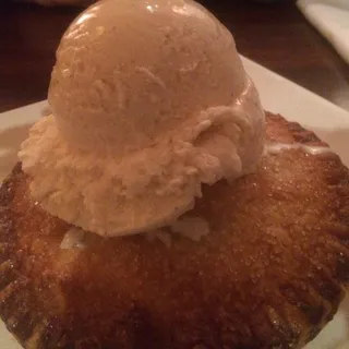 ALL AMERICAN APPLE PIE SLICE