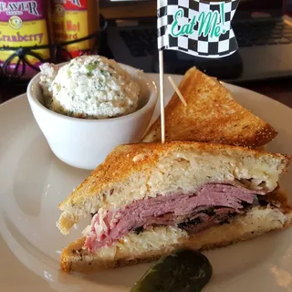 Max's Classic Reuben Sandwich