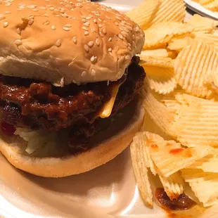 Chili cheeseburger.