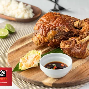 a plate of chicken and rice