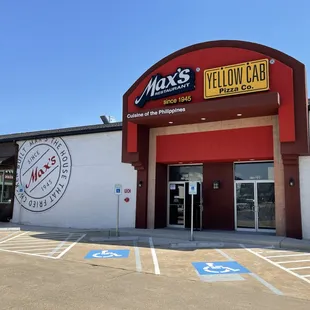 Max&apos;s Restaurant Houston Outside