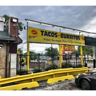 a taco&apos;s burrito restaurant