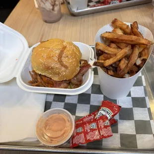 Burger, MAX Fries, milkshake