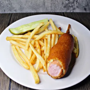 Kid&apos;s Corn Dog &amp; Fries