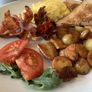 Bacon,eggs,toast, with hashbrowns