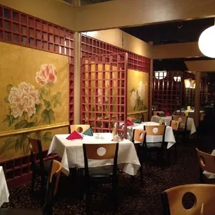 Very nice decor! Excellent and Friendly service