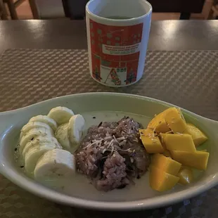 H1 - Black Sticky Rice with Mango and Banana