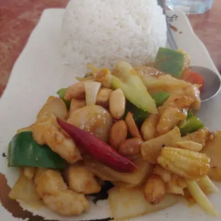 9. Kung Pao Chicken Lunch Special