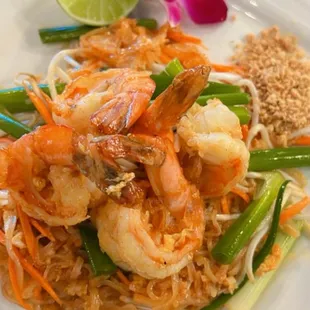 Jumbo shrimp Padthai
