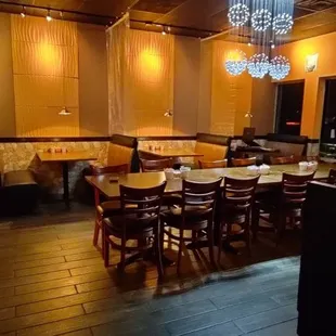 Extra area dining room.