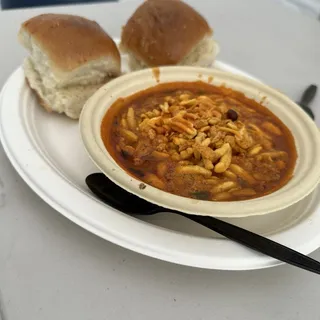 Kolhapuri Zanzanit Misal Pav