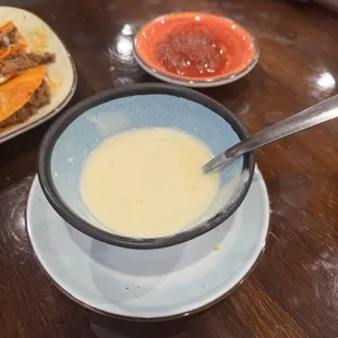 Queso super smooth with the right blend of seasoning.