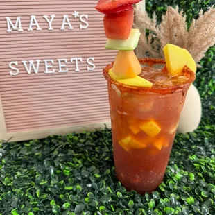 Monster preparado with fruit