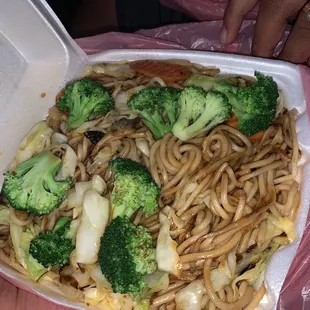 Chicken soba with no chicken with veggies !