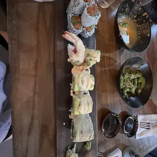 Spicy tuna roll and yumyum roll