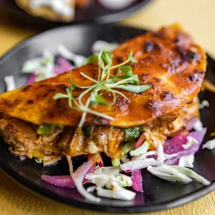Quesa Cochinita ($7)