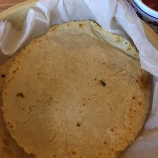 Three Tortillas de Maíz