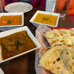 Lamb Vindaloo, paneer Makhani, Cofta