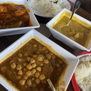 Chana Masala, chicken tikkii masala, chicken vindaloo