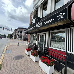 the outside of the restaurant