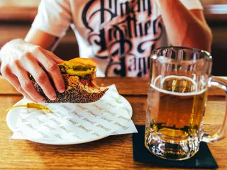 Howards Bar and Club