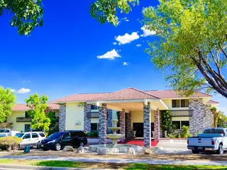 Heritage Inn & Suites Ridgecrest - China Lake