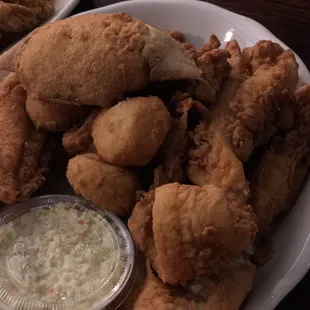 food, chicken wings and fried chicken