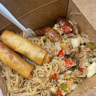Tango (1 base + 2 entrees): Pancit with longaniza and sisig. Also one each of beef and veggie lumpia