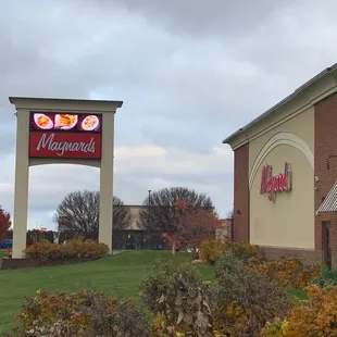 the outside of the restaurant