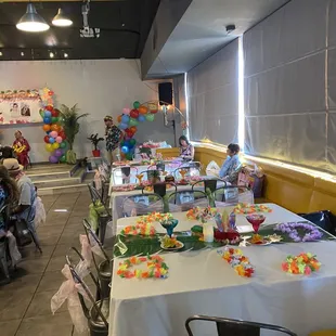 Hawaiian theme