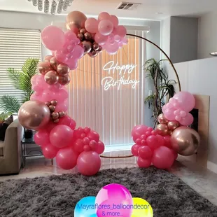 Round circle backdrop with balloons
Perfect backdrop for a birthday celebration