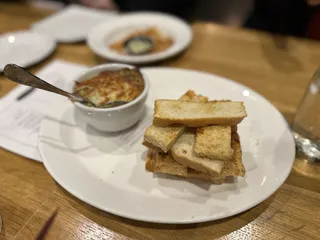 Metropolitan Tavern