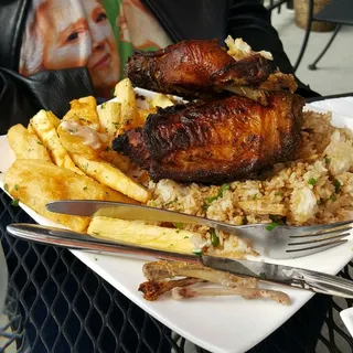1/2 PERUVIAN CHARBROILED CHICKEN/ served with 2 sides.