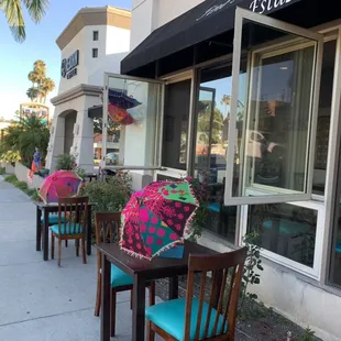 OUTDOOR Seating.